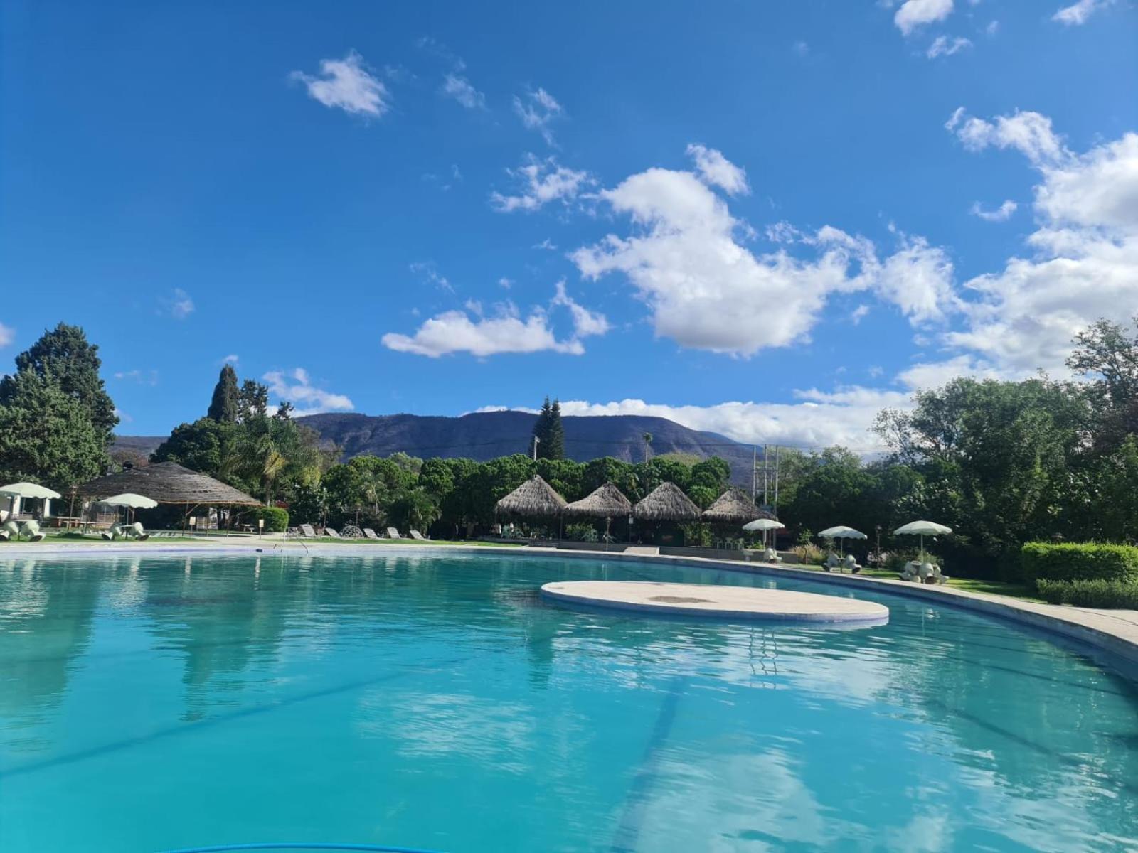 Roca Azul Sa De Cv *